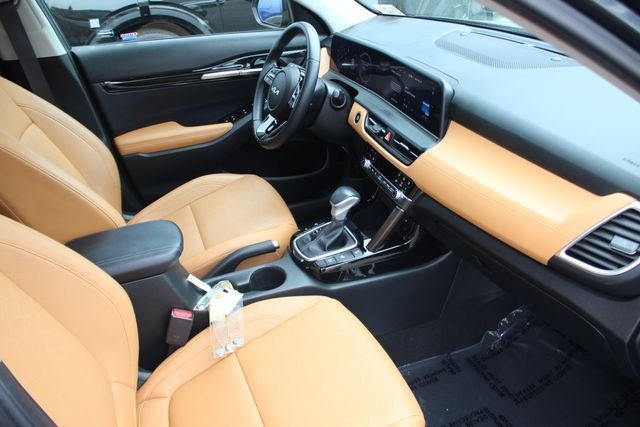 Used 2024 Gray Kia EX image 34