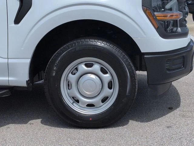 New 2026 Oxford White Ford XL image 11