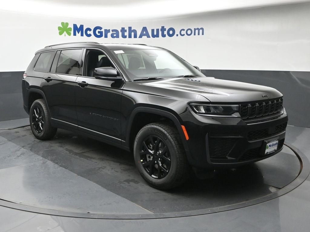 New 2026 Diamond Black Crystal Pearl-Coat Exterior Paint Jeep Altitude image 2
