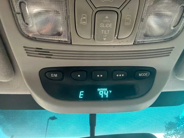 Used 2008 White Toyota XLE image 25