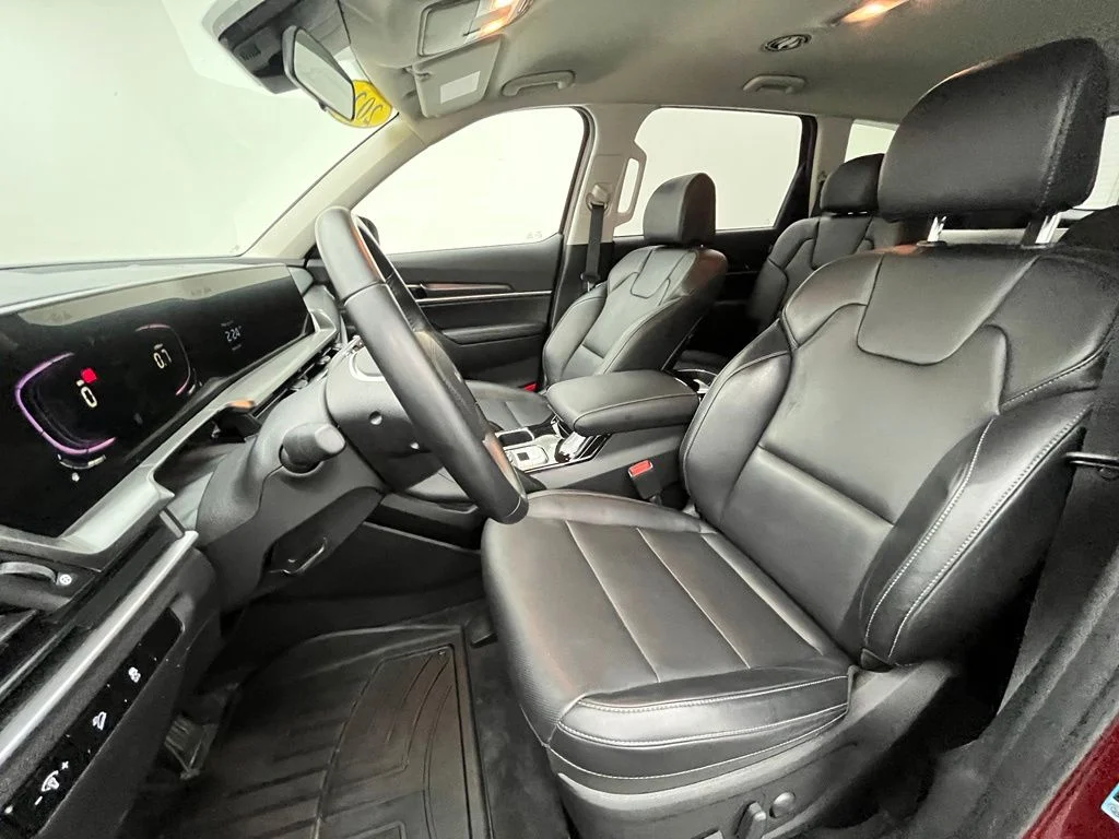 Used 2024 Red Kia S image 18