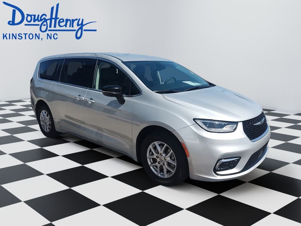 Used 2024 Silver Chrysler Touring L image 7