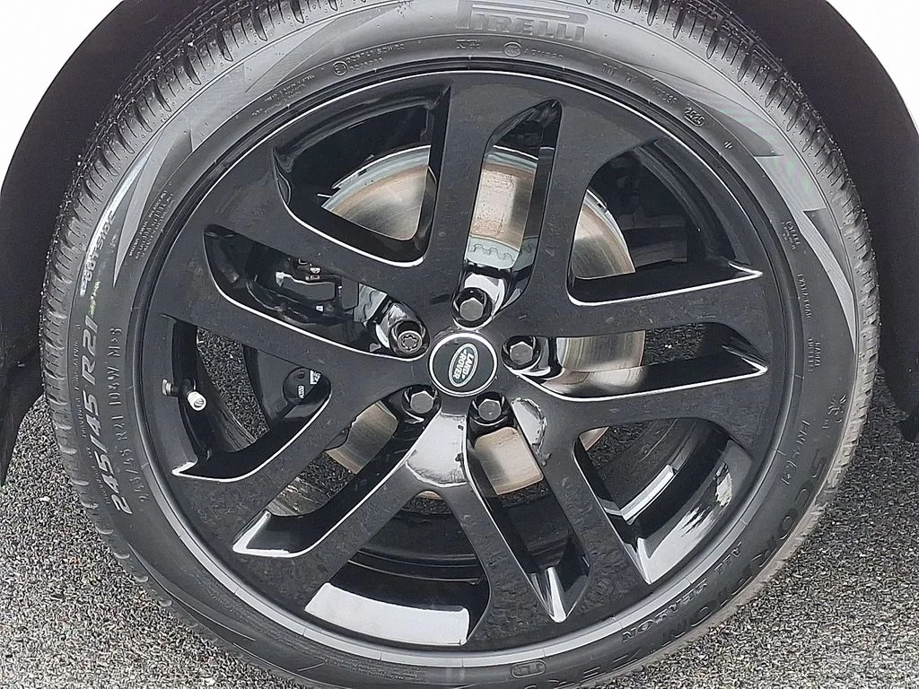 New 2026  Land Rover Dynamic image 4