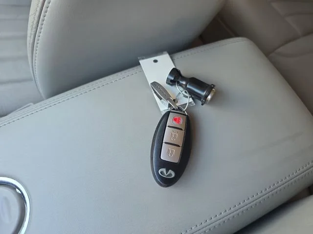 Used 2010 Blue Slate Metallic INFINITI Journey image 48