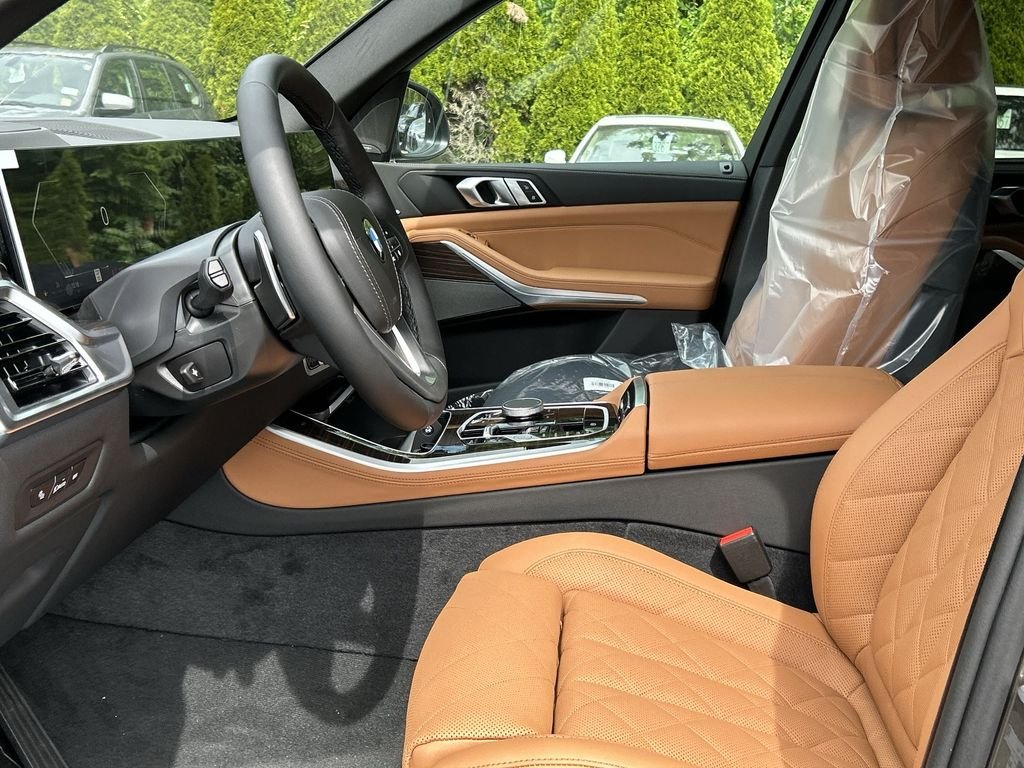 New 2026 Manhattan Green Metallic BMW xDrive40i image 11