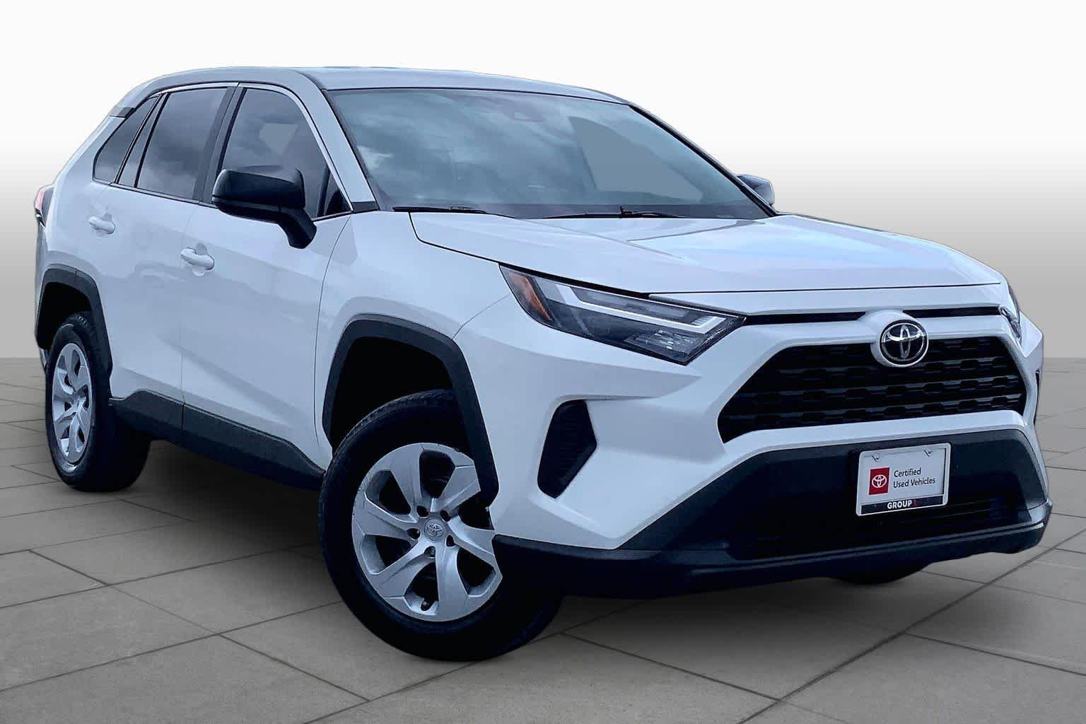 Used 2025 Ice Cap Toyota LE image 3