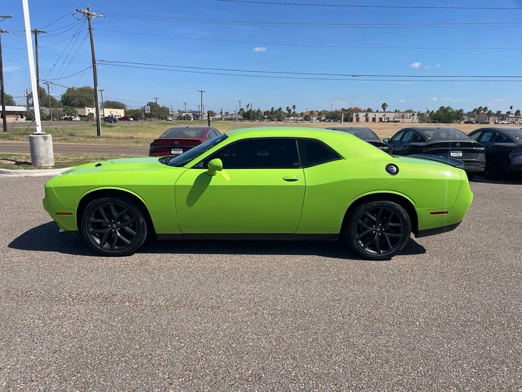 Used 2023 Green Dodge SXT image 4