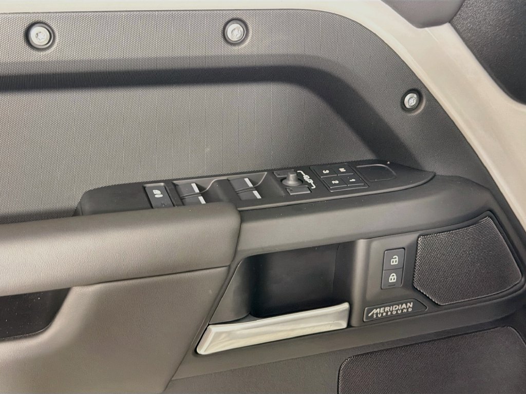New 2026 Borasco Grey Land Rover X-Dynamic SE image 18