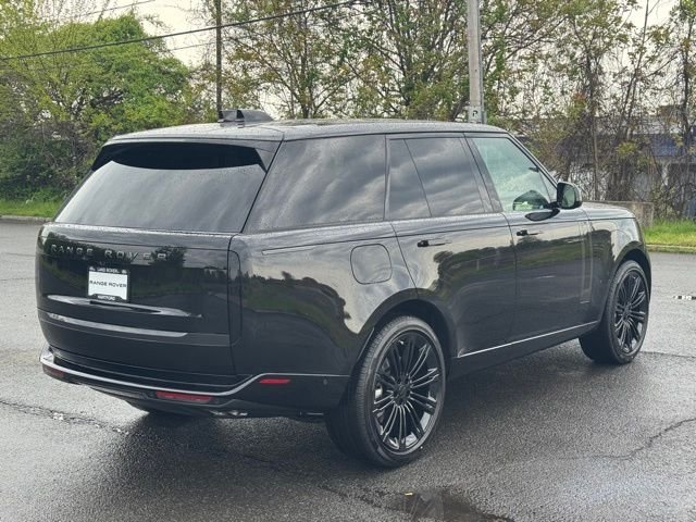 New 2026 Santorini Black Land Rover SE image 5