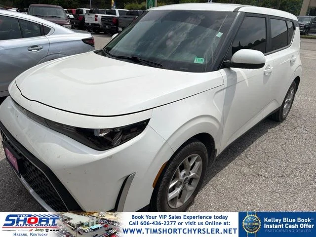 Used 2023 White Kia LX image 1