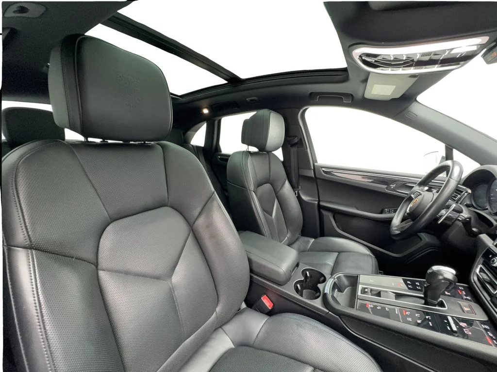 Used 2023 White Porsche Base image 32