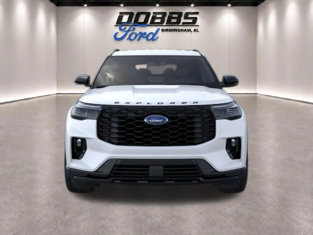 New 2026 Star White Metallic Tri-Coat Ford ST-Line image 2