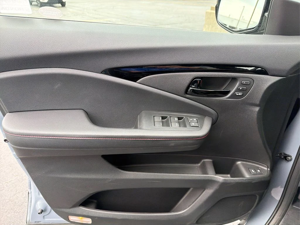 Used 2024 Gray Honda Black Edition image 17
