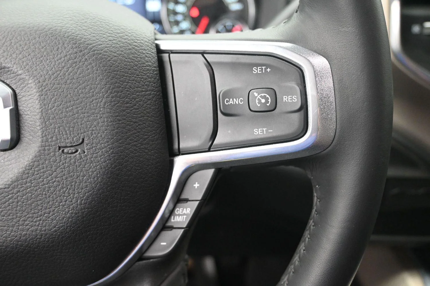 Used 2024 Diamond Black Crystal Pearlcoat Ram Laramie image 27
