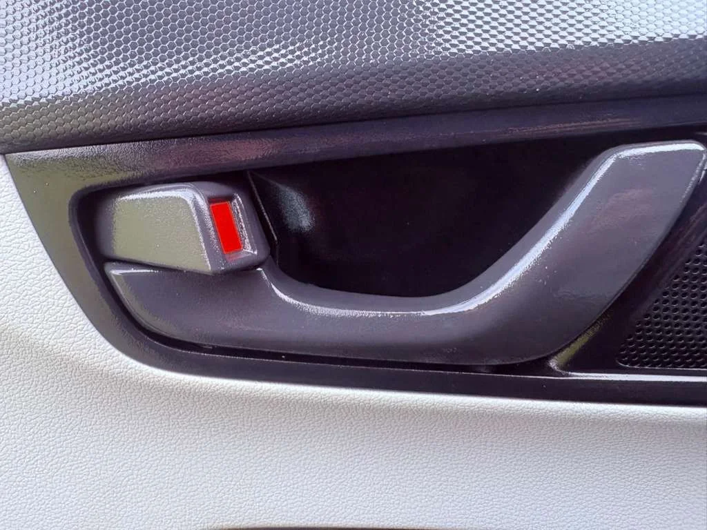 Used 2023 Gray Hyundai SEL image 13