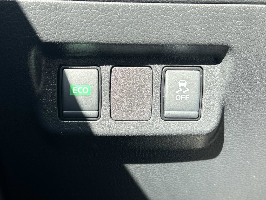 Used 2019 Gray Nissan SV image 21