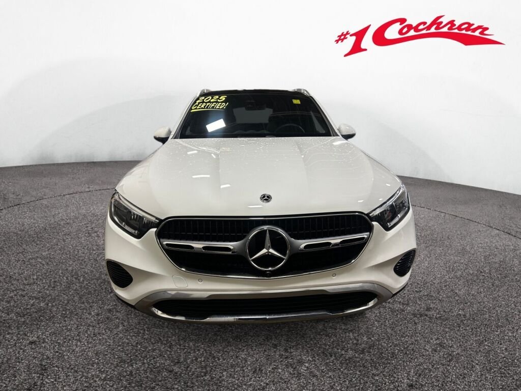 Used 2025 Polar White Mercedes-Benz GLC 300 image 29