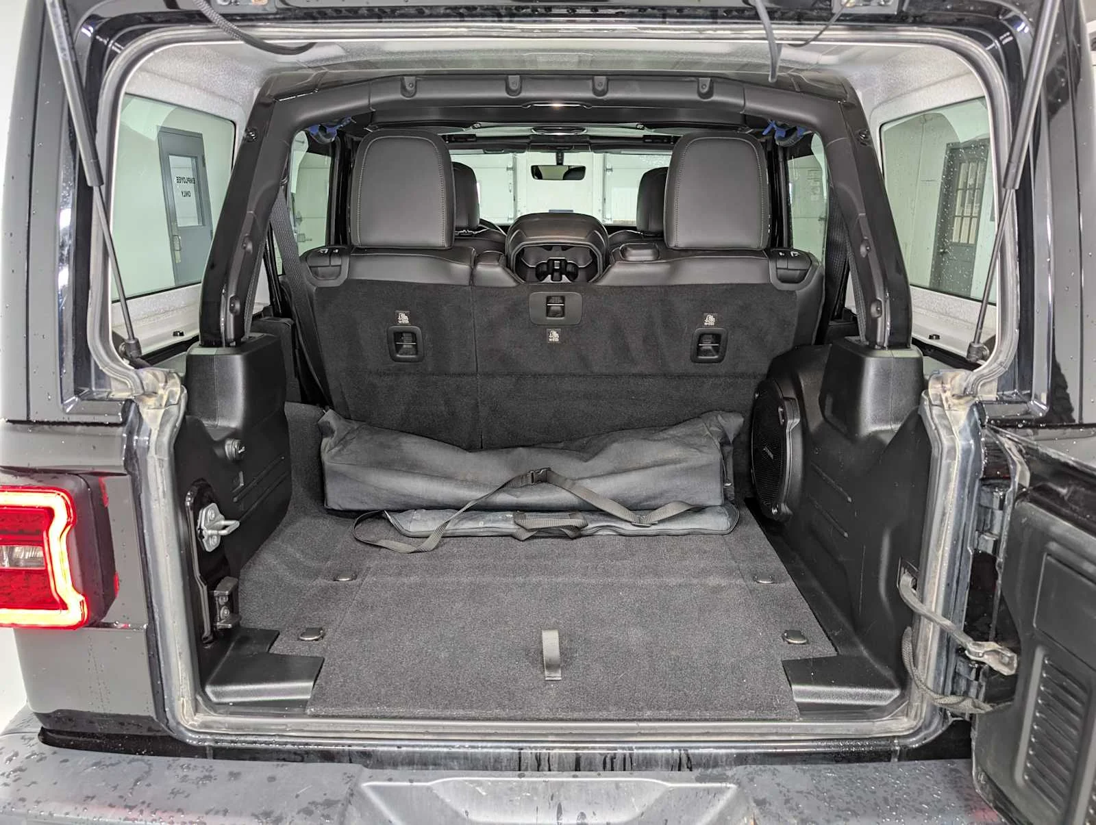 Used 2018 Black Clearcoat Jeep Sahara image 7