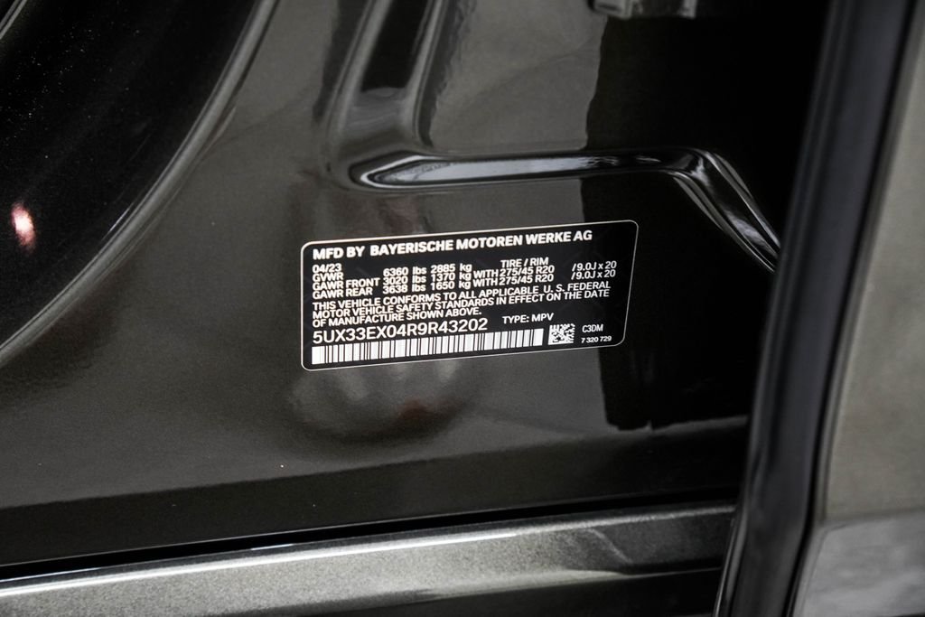 Used 2024 Green BMW xDrive40i image 44