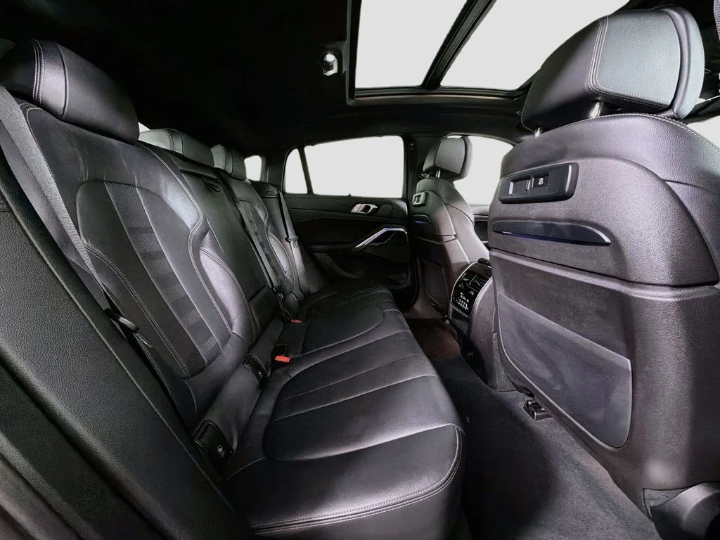 Used 2020 Carbon Black Metallic BMW M50i image 29