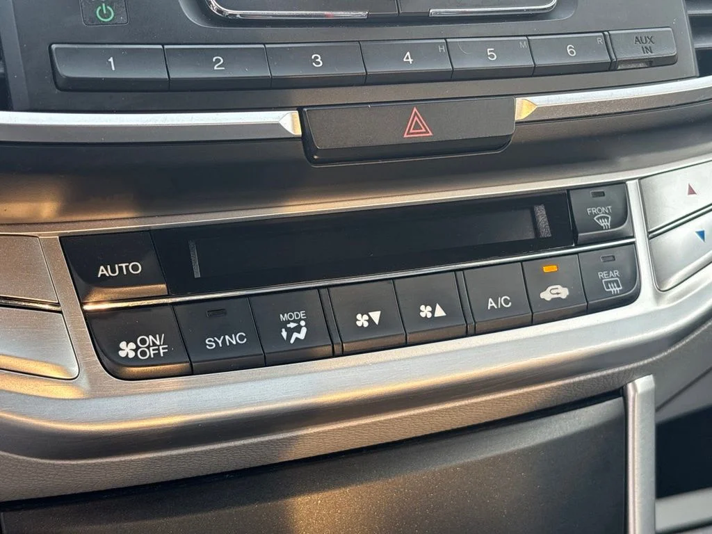 Used 2015 Silver Honda LX image 24