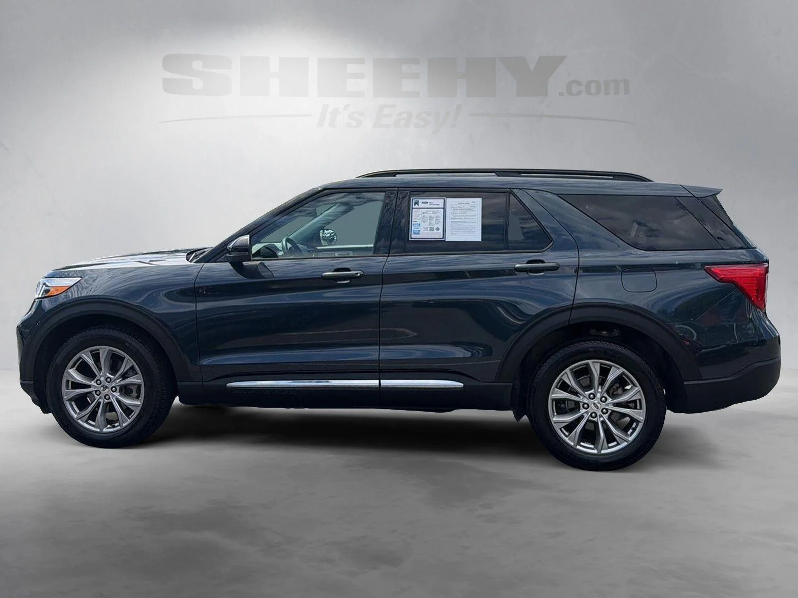 Used 2024 Stone Blue Metallic Ford XLT image 15