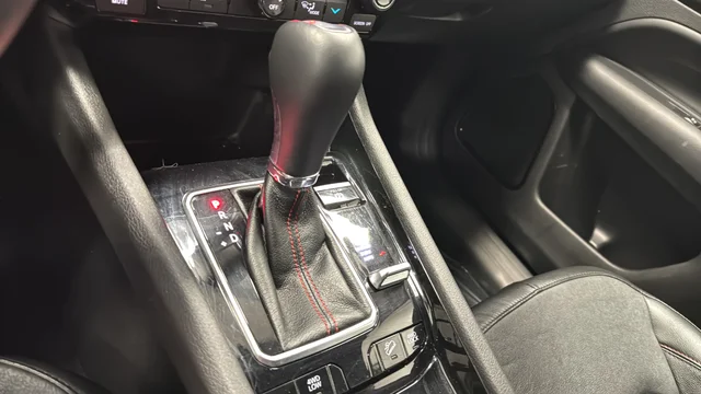 Used 2023 Diamond Black Jeep Trailhawk image 17