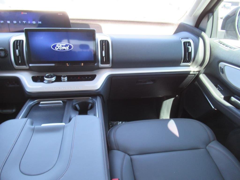 2025 Ford Expedition MAX Active - Photo 13