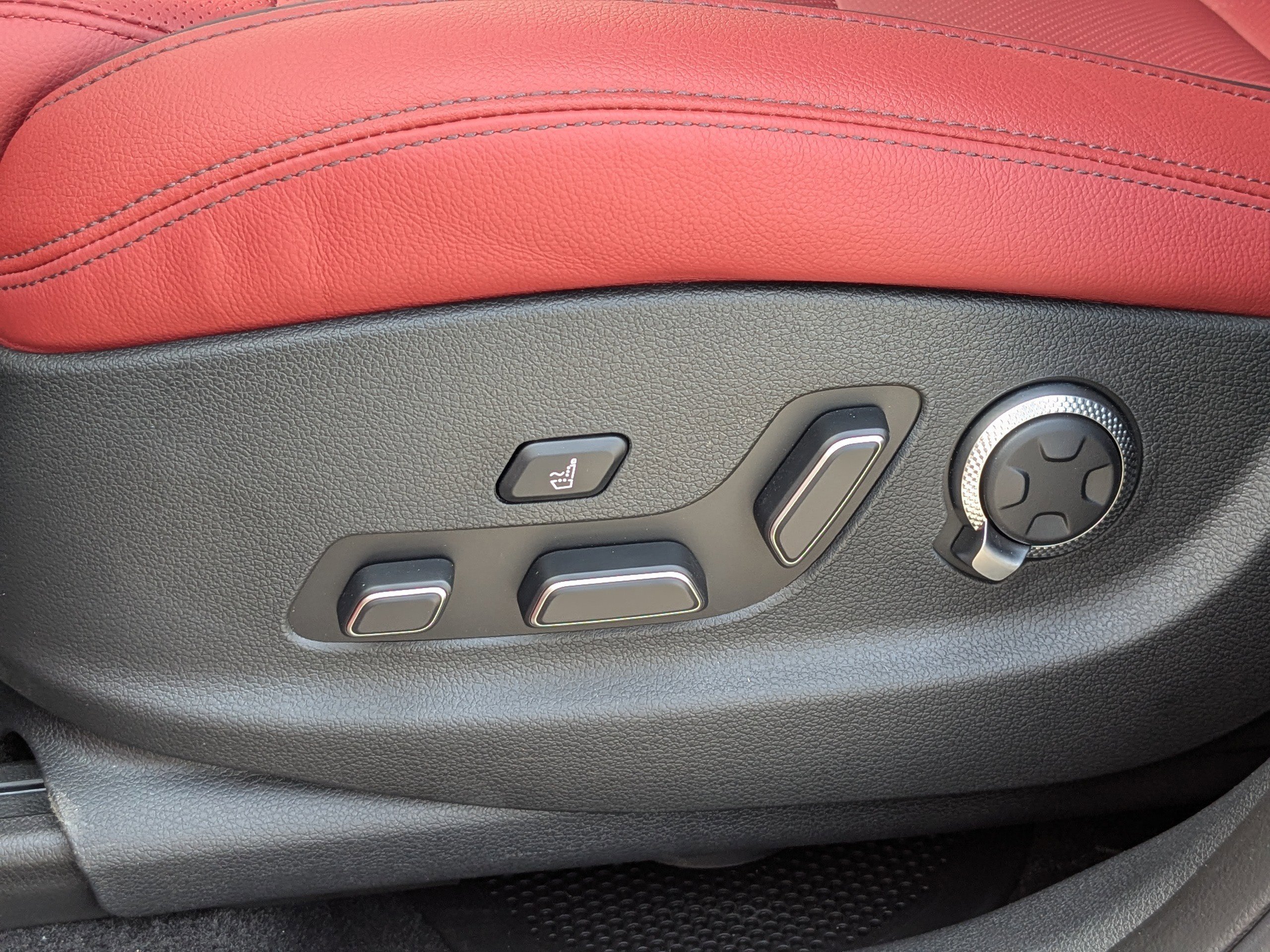 New 2026 Cavendish Red Genesis 3.3T Sport Prestige image 23