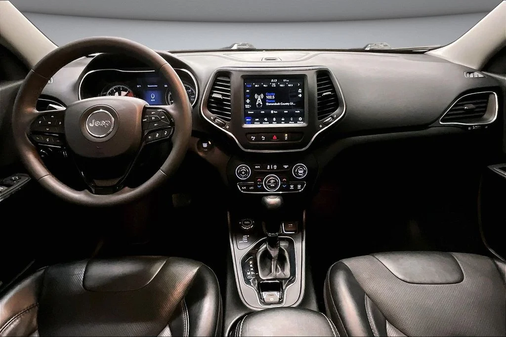 Used 2023 Black Jeep Altitude image 7