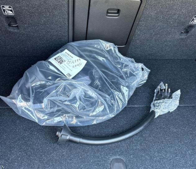 Used 2023 Sage Green Metallic Volvo Ultimate image 2