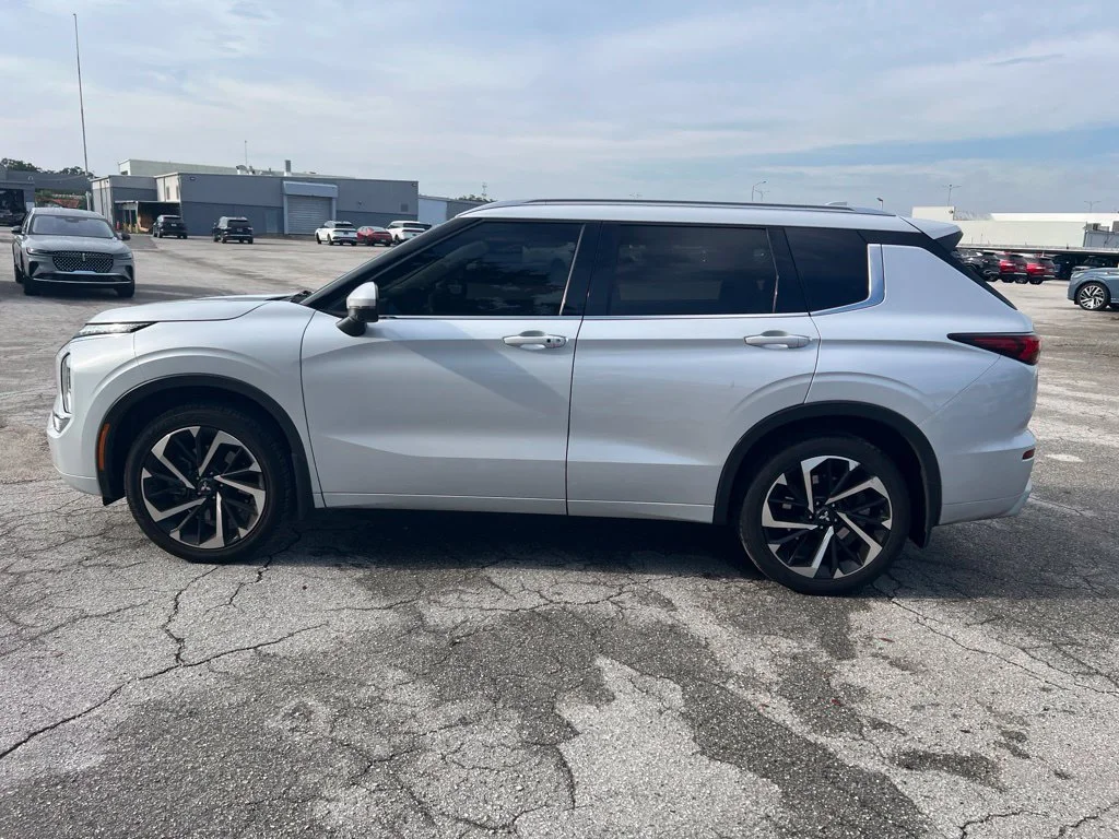 Used 2024 White Mitsubishi SEL image 6