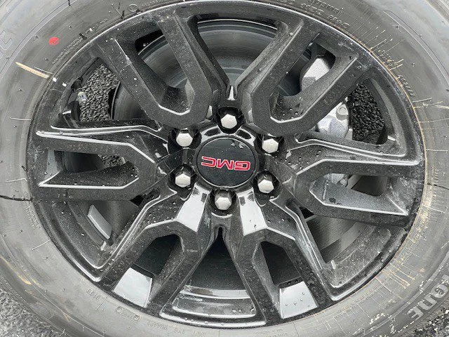 New 2026 Onyx Black GMC Elevation image 22