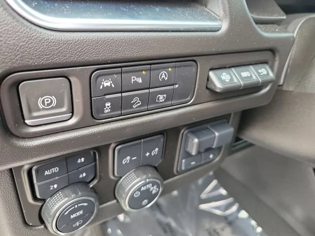 Used 2024 Black Chevrolet High Country image 26