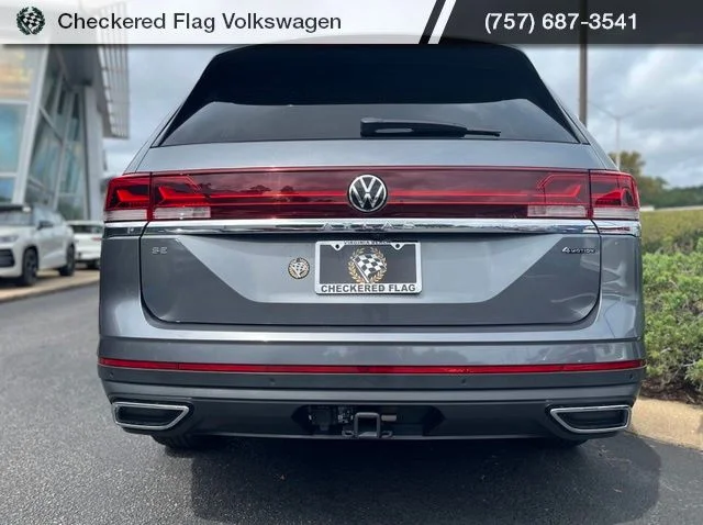 Used 2024 Platinum Gray Metallic Volkswagen 2.0T SE w/Technology image 10