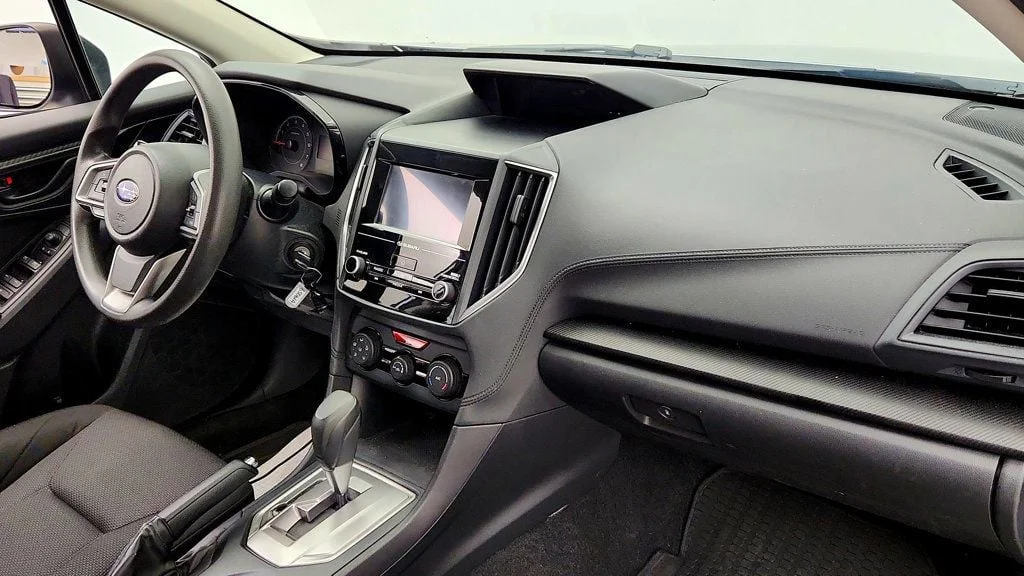 Used 2019 Ice Silver Metallic Subaru 2.0i 4-door CVT image 19