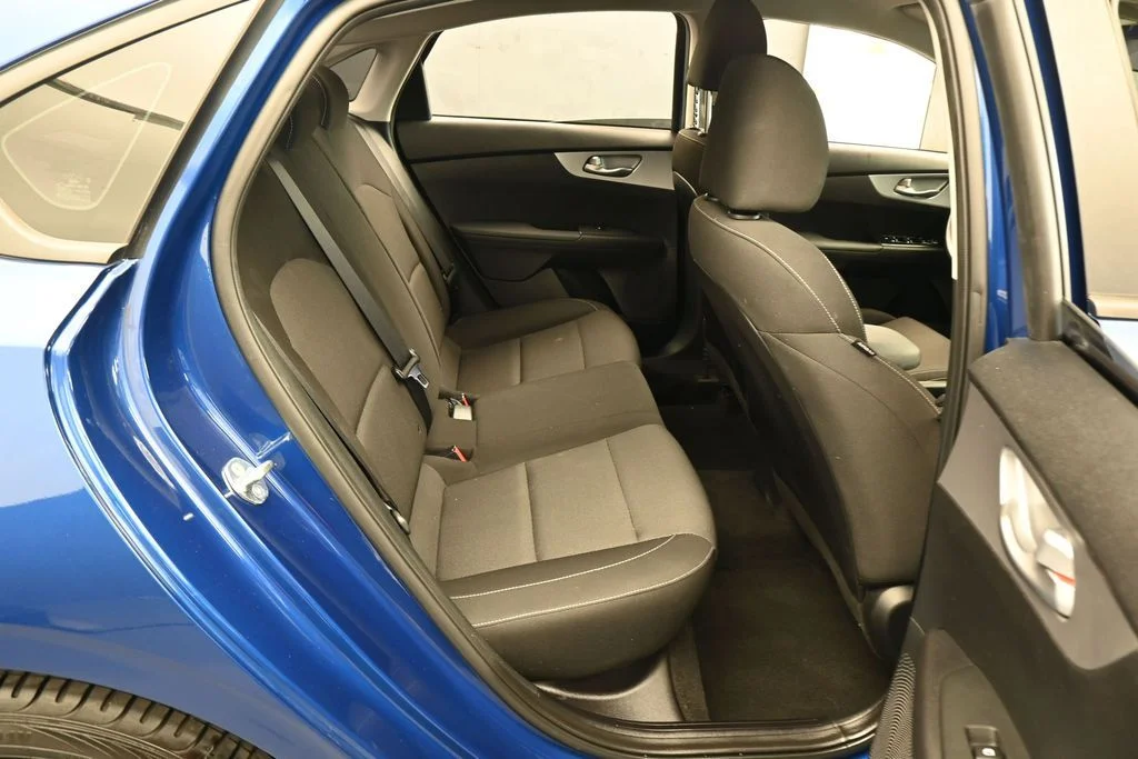 Used 2023 Deep Sea Blue Kia LXS image 29