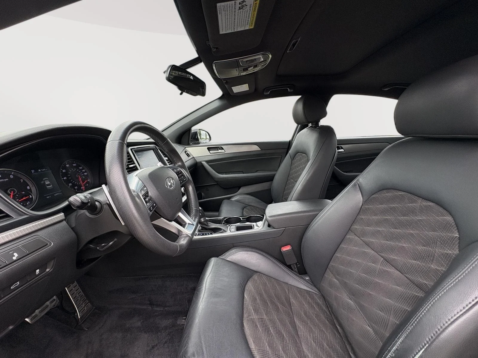 Used 2018 Phantom Black Hyundai Sport image 10