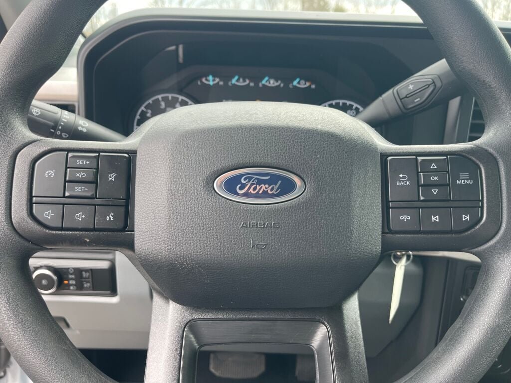 New 2026 Oxford White Ford XL image 14