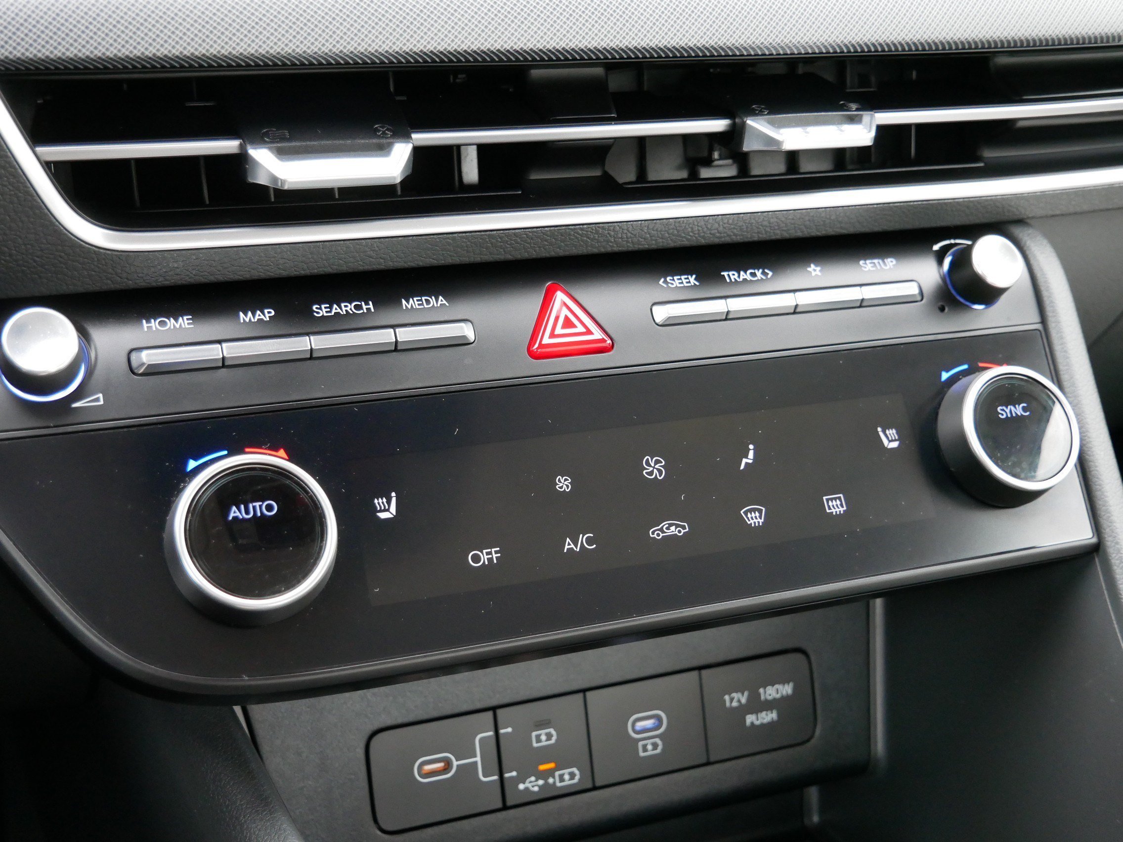 2025 Hyundai Sonata SEL - Photo 19