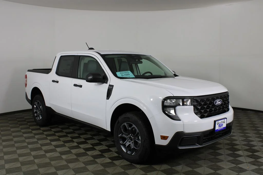 New 2026 White Ford XLT image 1