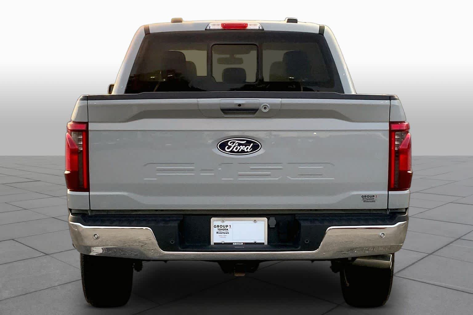 Used 2024 Avalanche Gray Ford XLT image 5