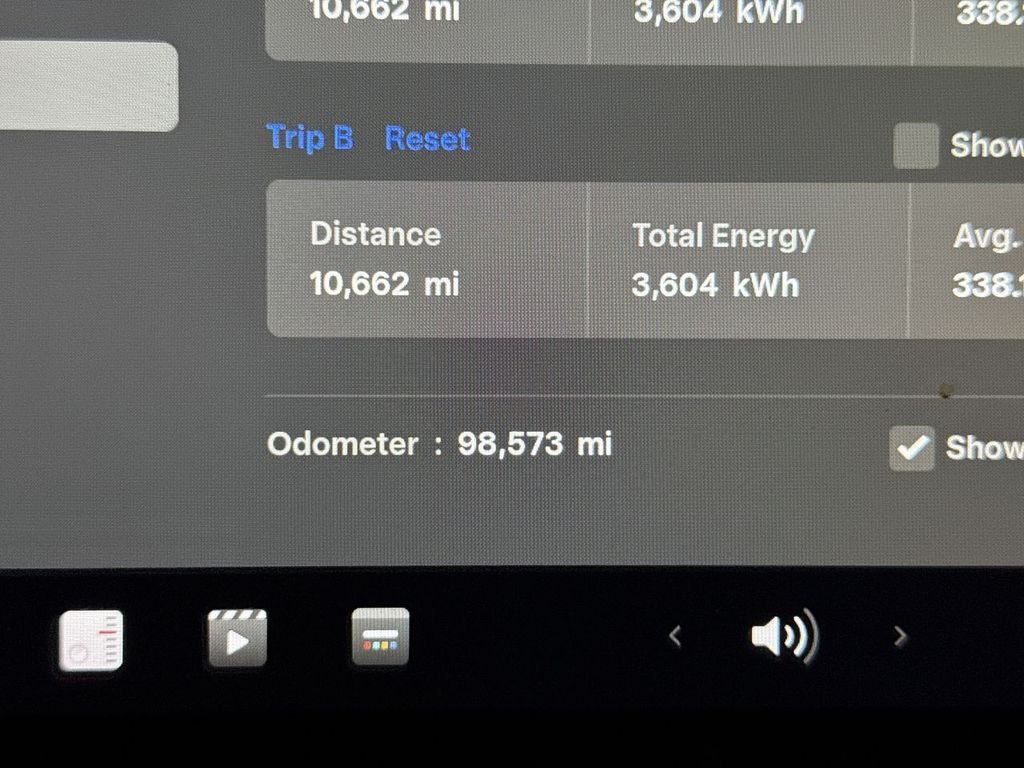 Used 2018  Tesla Long Range image 25