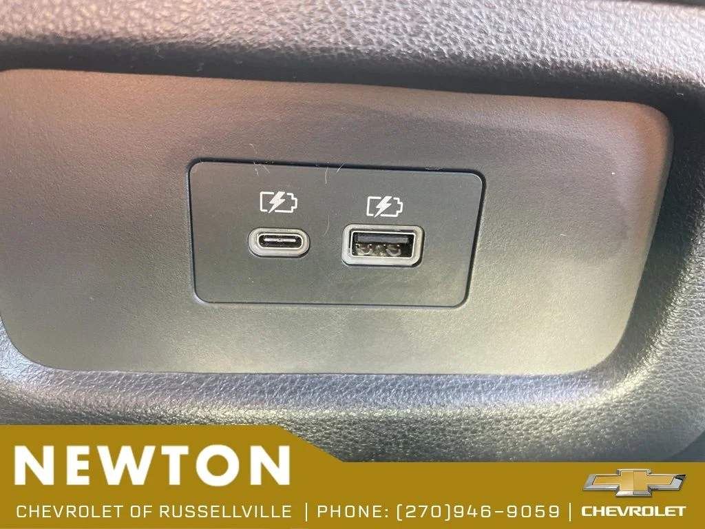 Certified Used 2025 Brilliant Silver Metallic Nissan SL image 38