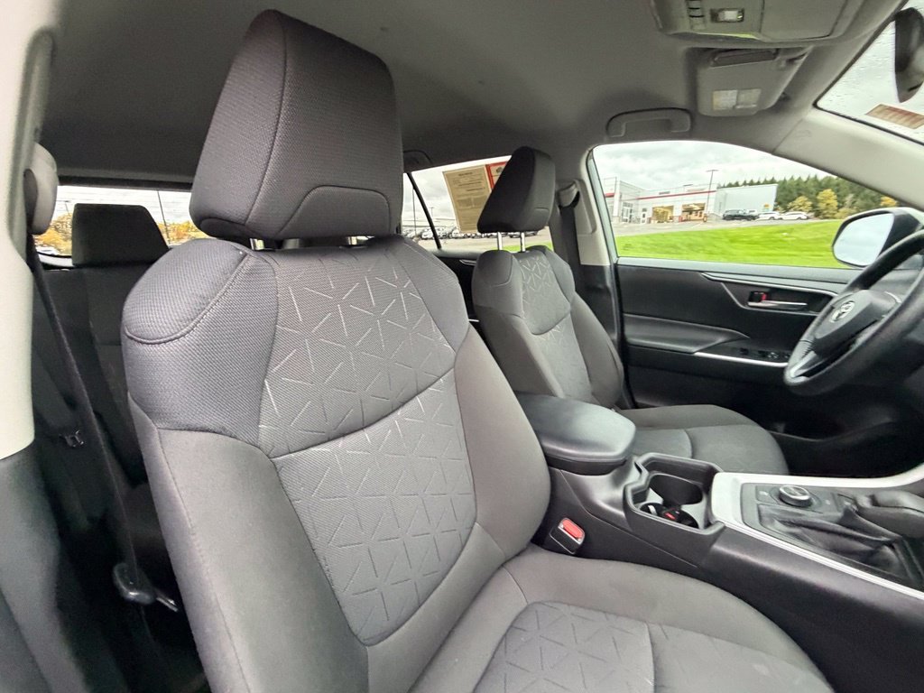 Used 2021  Toyota XLE image 33