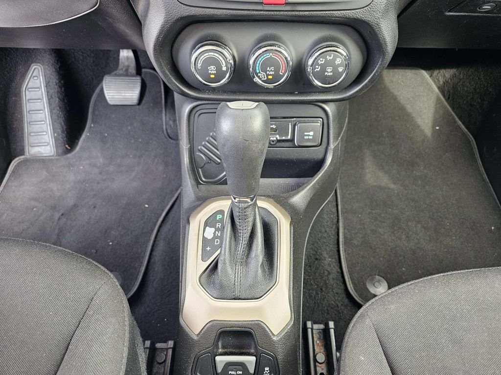 Used 2017 Blue Jeep Latitude image 32