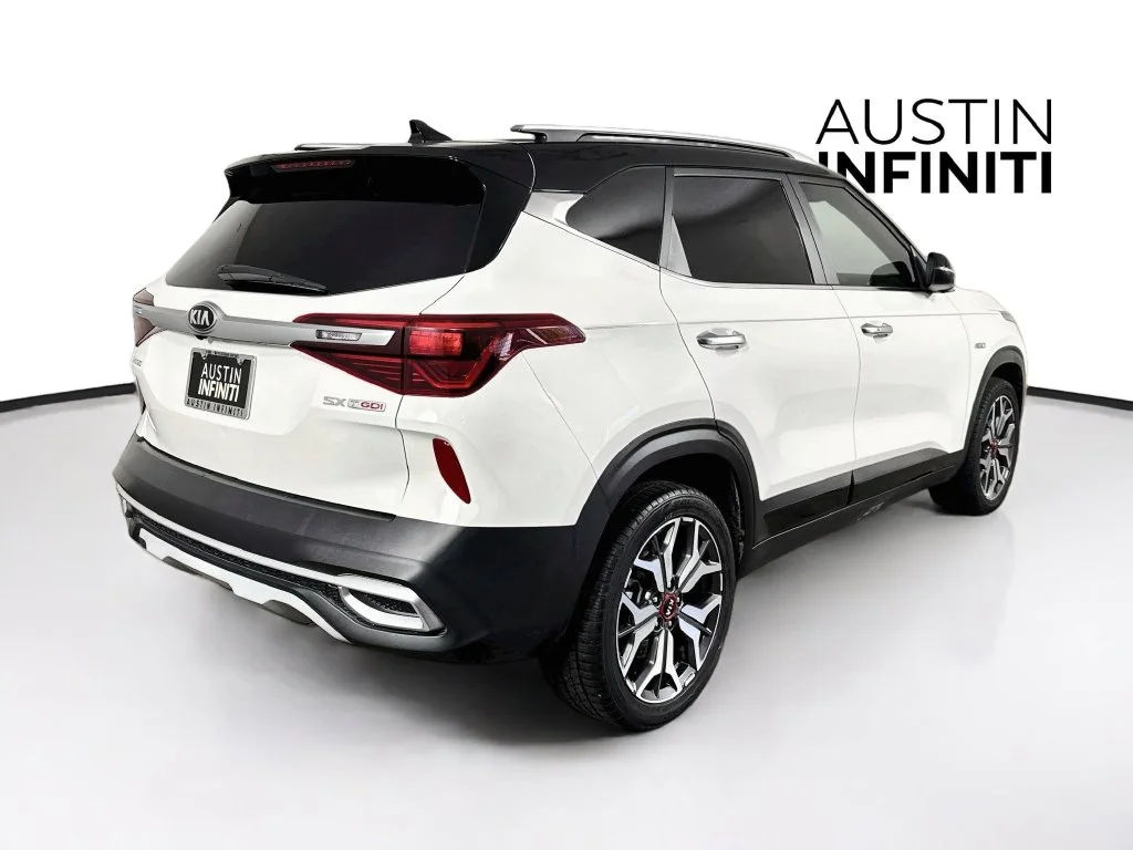 Used 2021 White Kia SX image 7