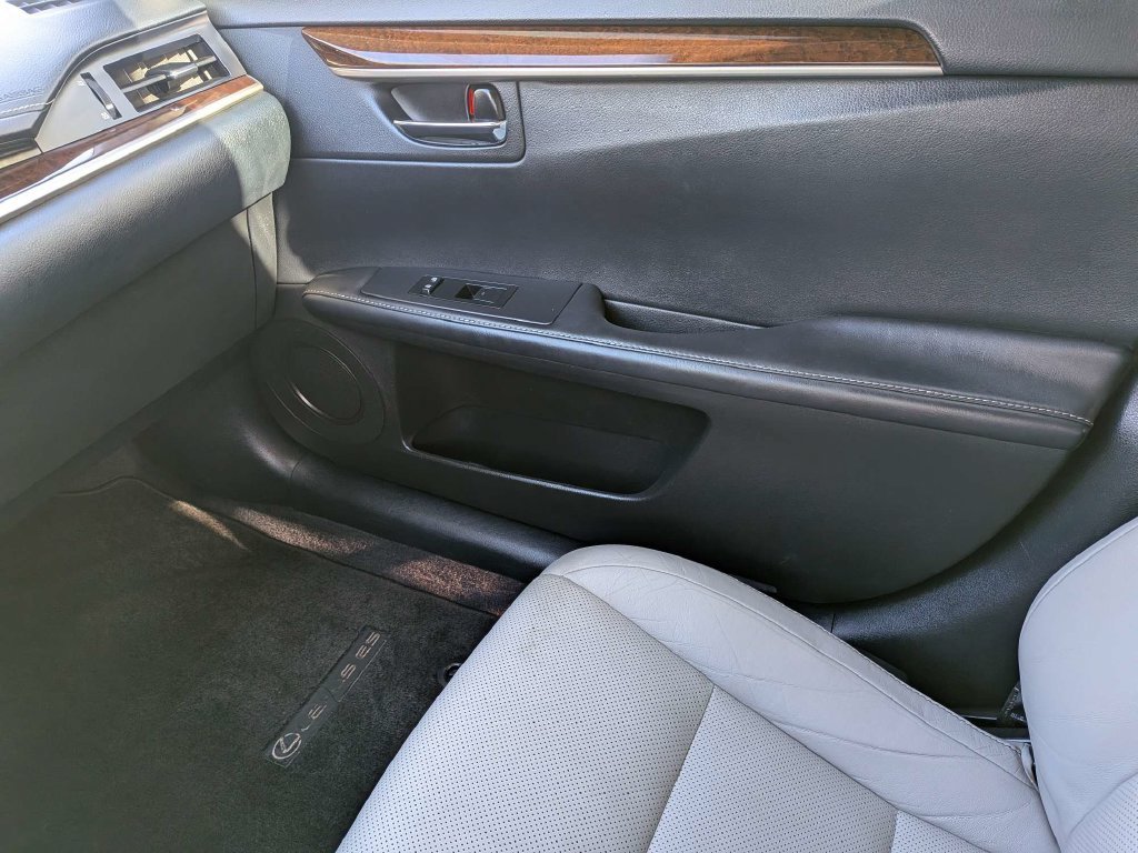 Used 2013 Silver Lexus 350 image 23