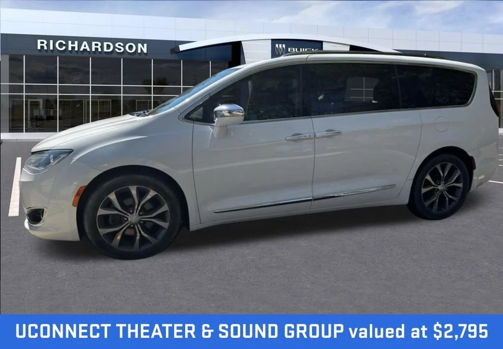 Used 2017 Chrysler Pacifica Limited with VIN 2C4RC1GG5HR836928 for sale in Midland, MI