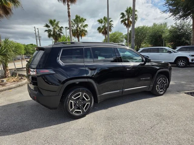 New 2026 Diamond Black Crystal Pearl-Coat Exterior Paint Jeep Laredo image 13